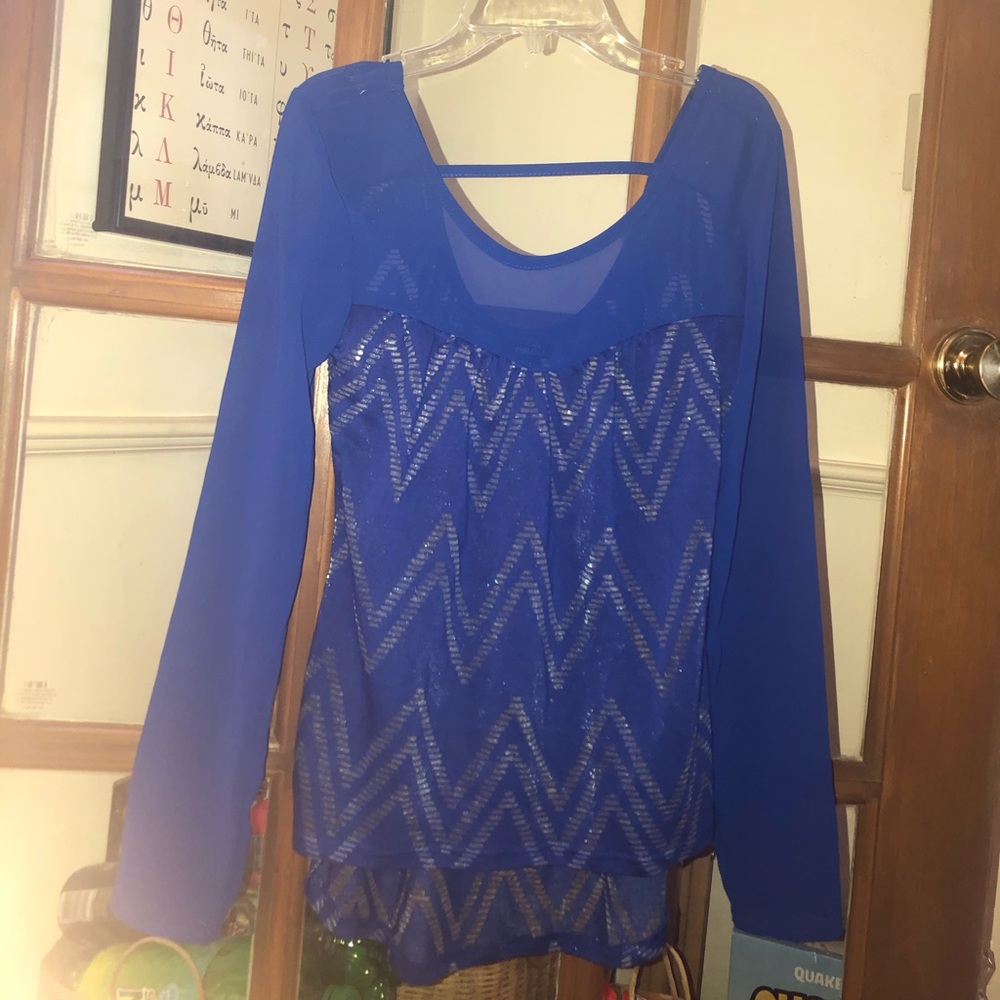 Long sleeve blue top